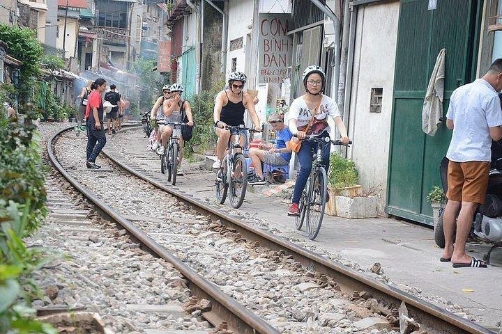 Hanoi City Bicycle Tour 1 Day